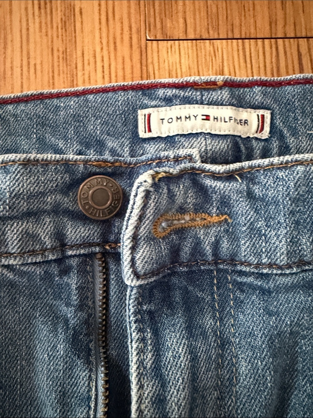 Tommy Hilfiger Classic Straight Women’s Light Blue Denim Jeans - Picture 6 of 9